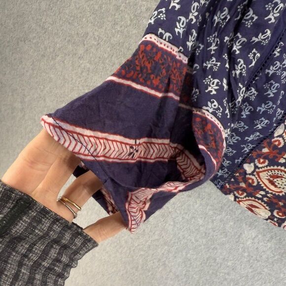 Sea New York Womens Size 4 Printed Boho Blouse Navy Blue Red Peasant India VNeck - Picture 10 of 12